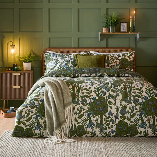 Garden of Wonder Reversible Duvet Cover Set Evergreen