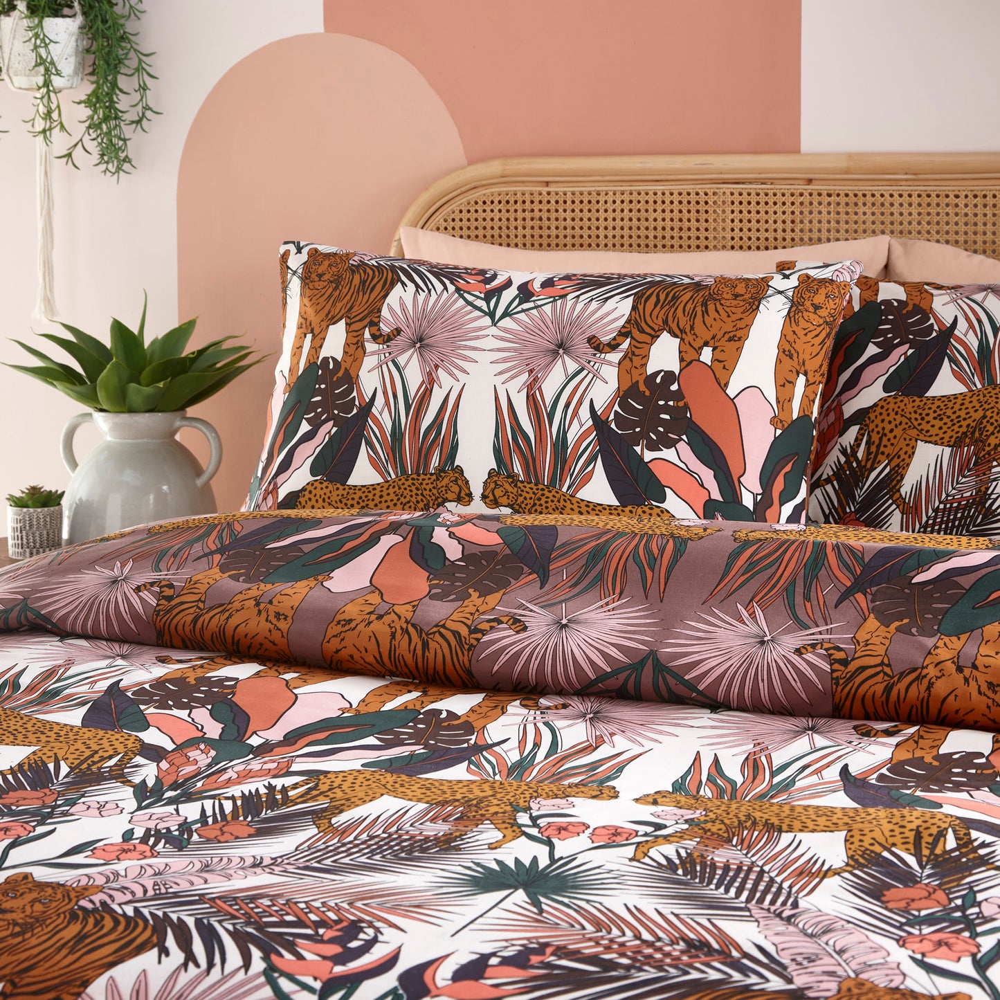 Kaihalulu Floral Duvet Cover Set
